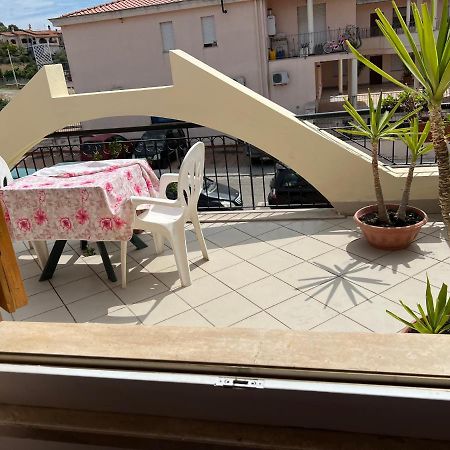 Apartamento Santa Margherita Di Pula Exterior foto