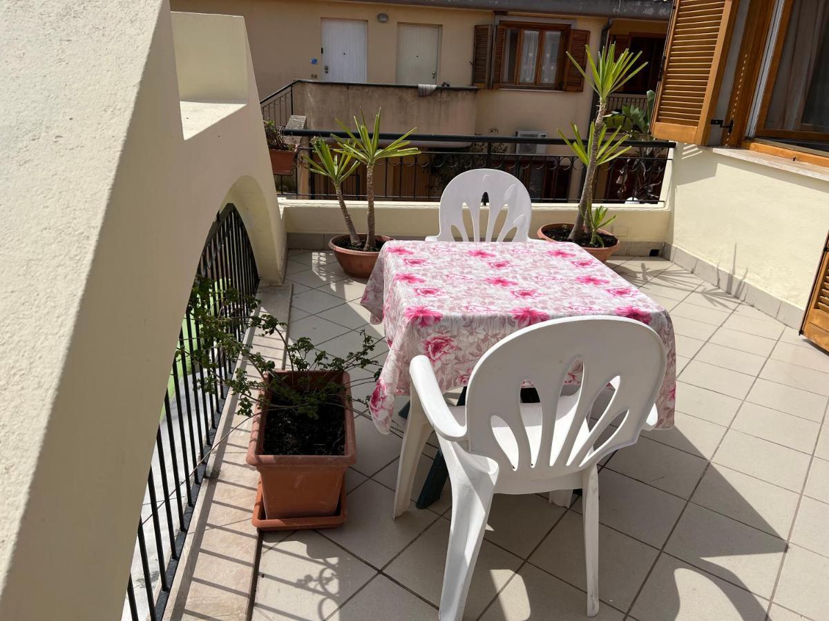 Apartamento Santa Margherita Di Pula Exterior foto