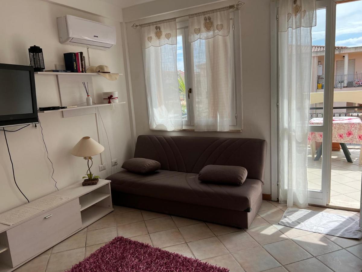 Apartamento Santa Margherita Di Pula Exterior foto